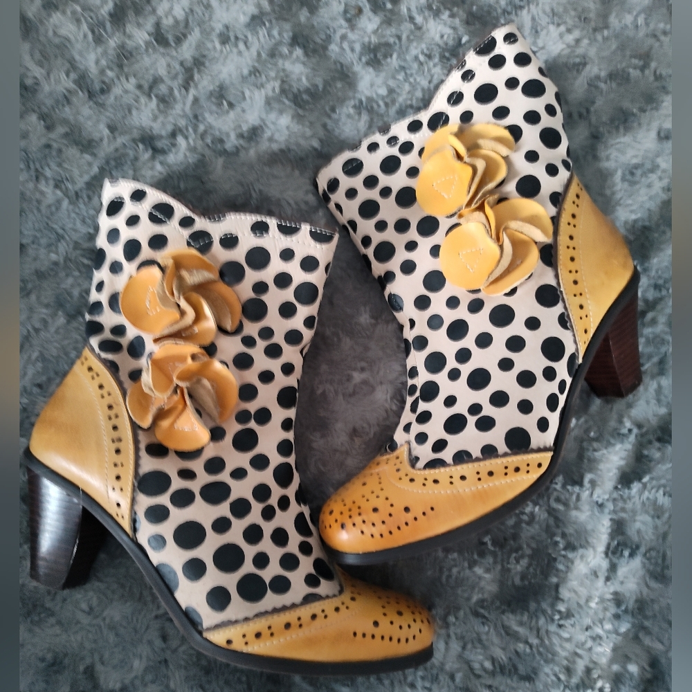 L'Artiste Spring Step Perignon Polka Dot Flower Heel Boots Yellow Black EU 41